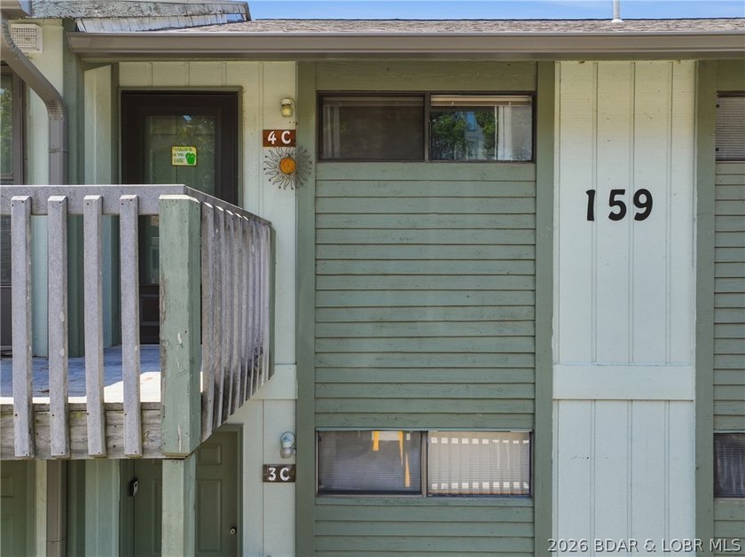 Experience effortless lake living in this turnkey 1-bedroom - photo 2