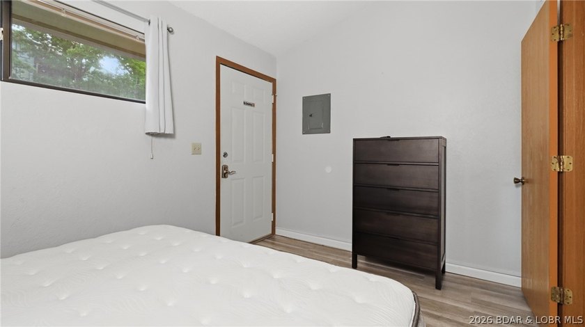 Experience effortless lake living in this turnkey 1-bedroom - photo 5