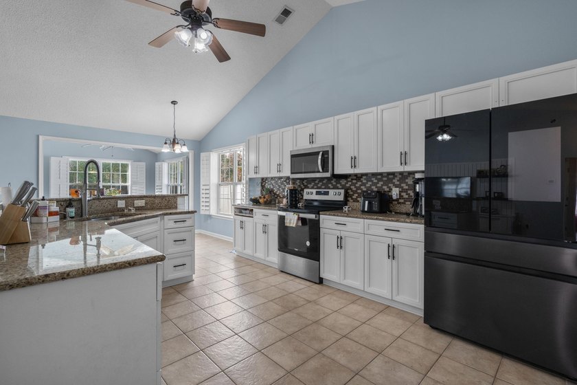 Welcome to 241 Bonnie Bridge Rd in the highly desirable Highland - photo 14