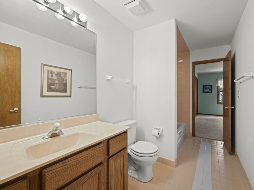 Enjoy maintenance free living in this spacious On The Park - photo 18