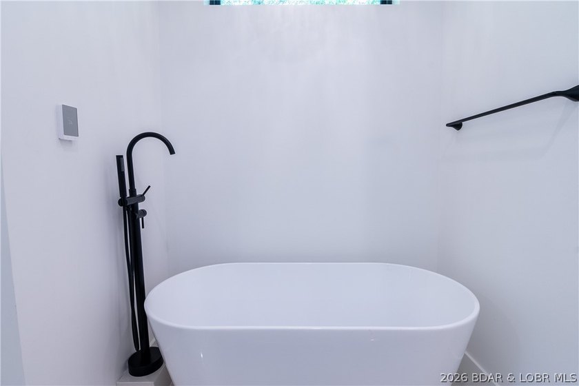 NEW CONSTRUCTION in Porto Cima! This modern ranch delivers the - photo 38