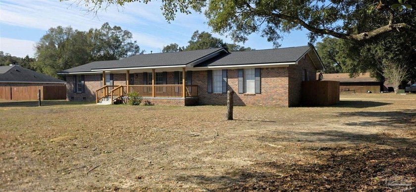 3 bedroom 2 bath house with 1 bed/1 bath apartment. New Roof - photo 5