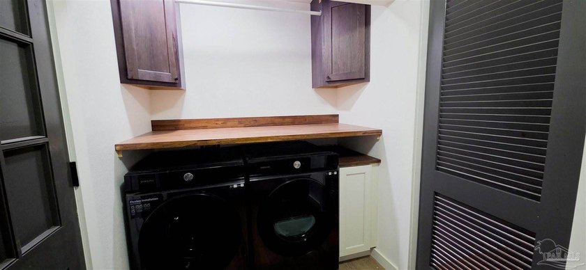 3 bedroom 2 bath house with 1 bed/1 bath apartment. New Roof - photo 10