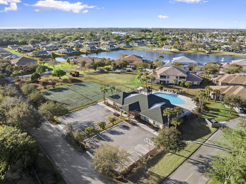 Meticulously maintained and truly move-in ready, this - photo 16