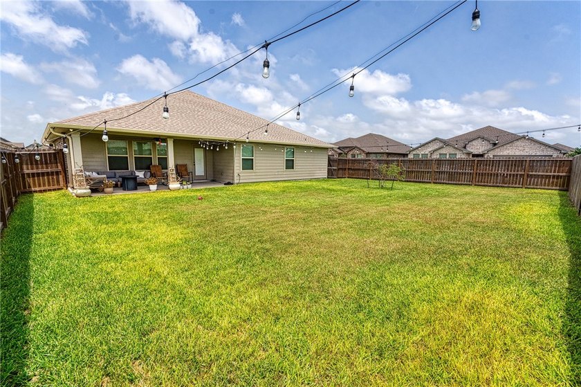 Welcome to this beautifully maintained one-story home in the - photo 24