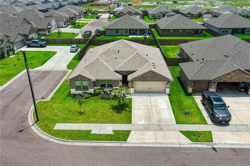 Welcome to this beautifully maintained one-story home in the - photo 26