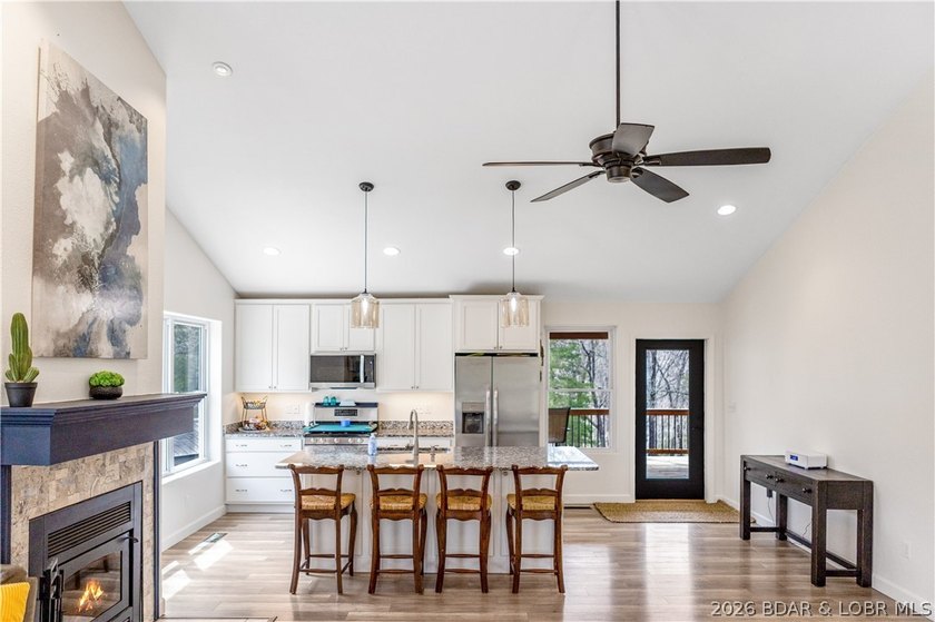 Situated on 4.43 acres just minutes from Camdenton, this - photo 7