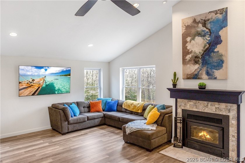 Situated on 4.43 acres just minutes from Camdenton, this - photo 9