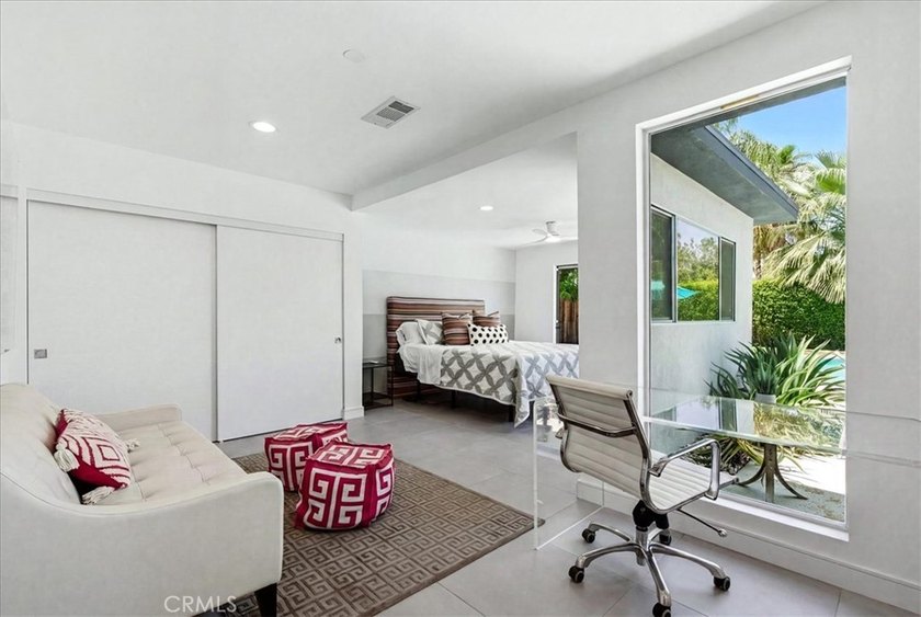 Updated, chic and gorgeous, move in ready mid-century modern - photo 11