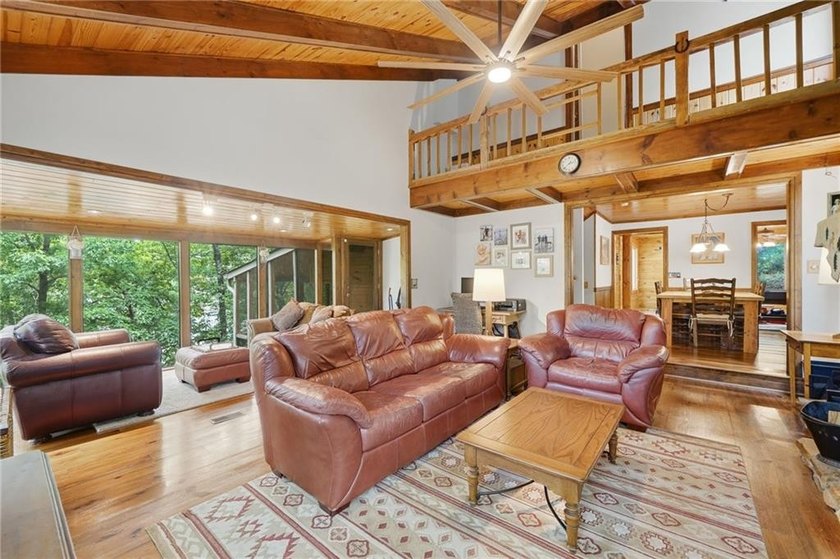 Perched high above the quiet shores of Lake Arrowhead's north - photo 24