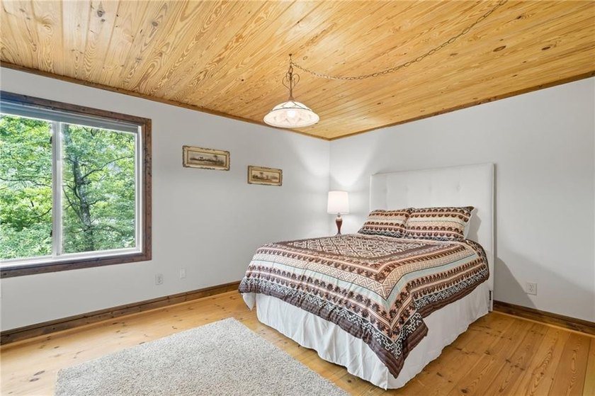 Perched high above the quiet shores of Lake Arrowhead's north - photo 33