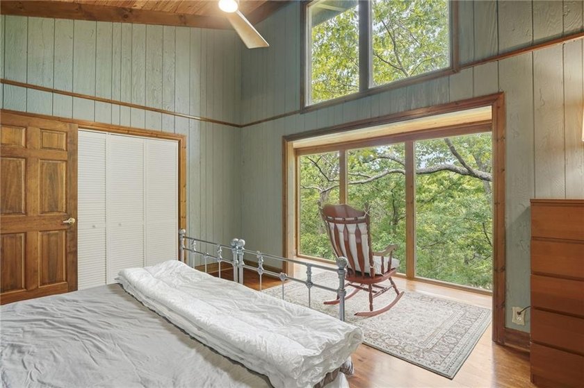 Perched high above the quiet shores of Lake Arrowhead's north - photo 43