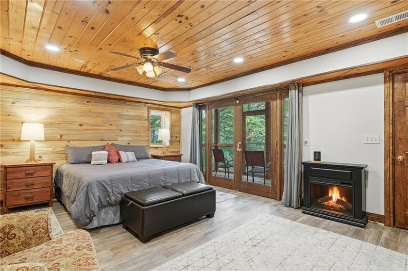 Perched high above the quiet shores of Lake Arrowhead's north - photo 48