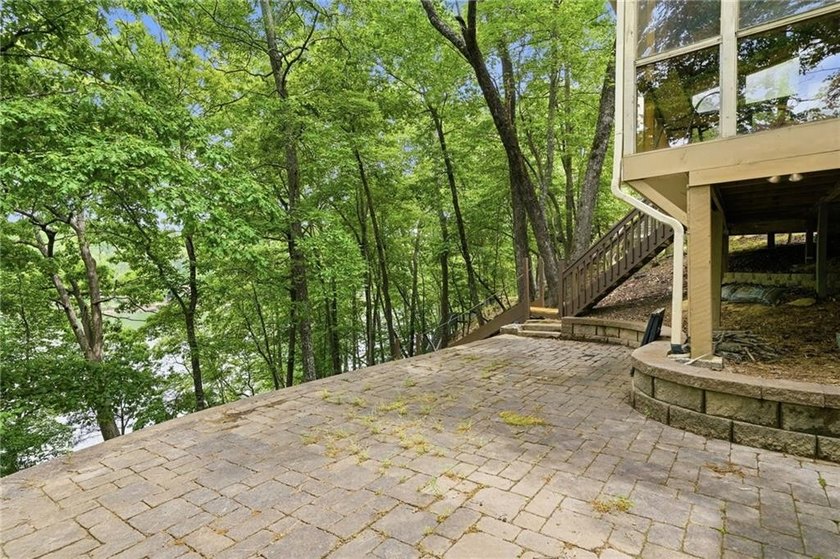 Perched high above the quiet shores of Lake Arrowhead's north - photo 53