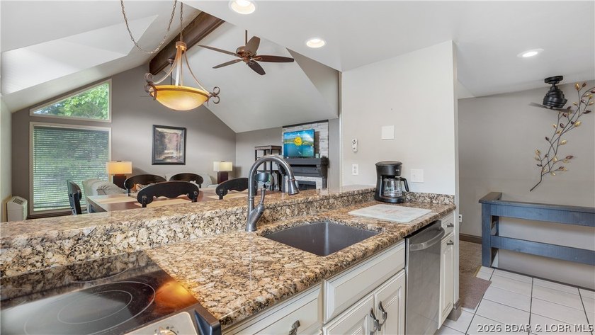 Exceptional opportunity for a personal Lake getaway, second home - photo 10