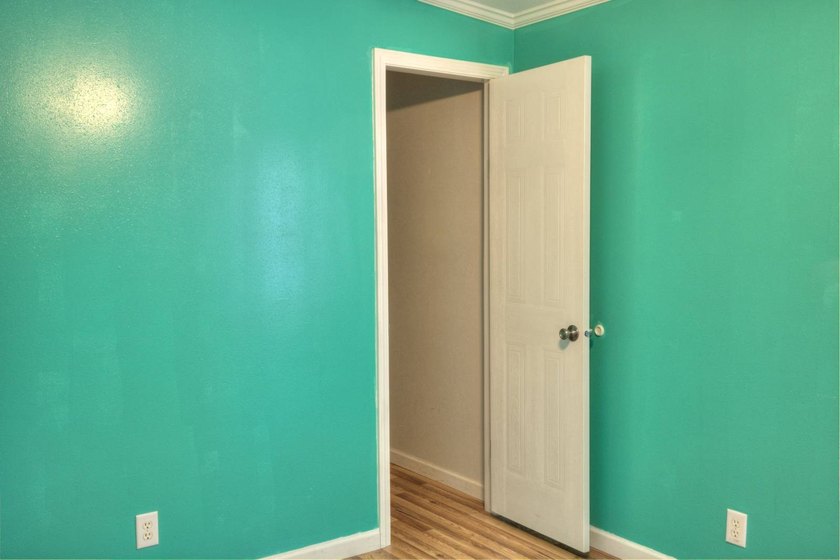 1 YEAR FREE RENT!! Welcome home to this beautifully maintained - photo 12