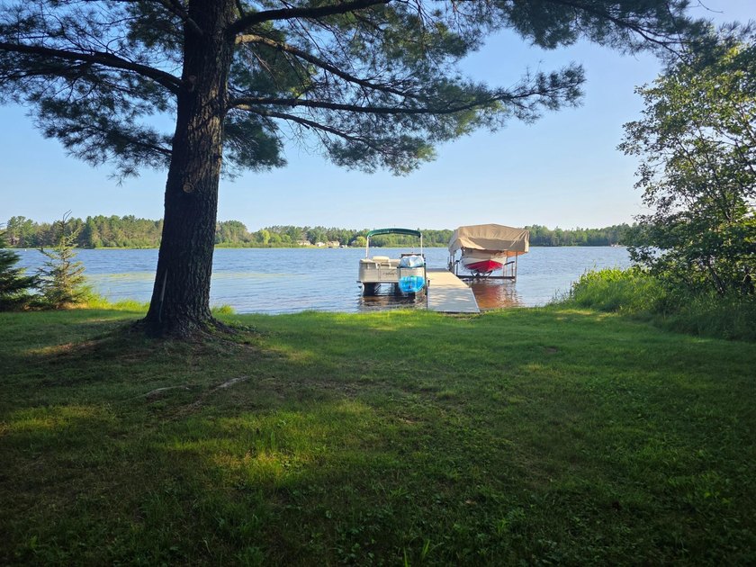 Charming, lovingly cared-for cottage on highly desirable Lake - photo 15