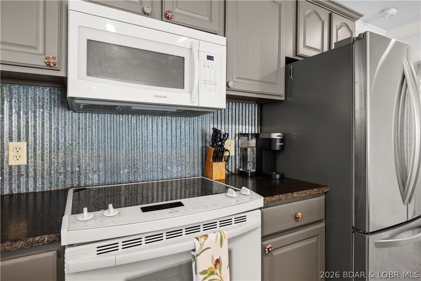 Experience the ultimate Lake of the Ozarks lifestyle at Tara - photo 7