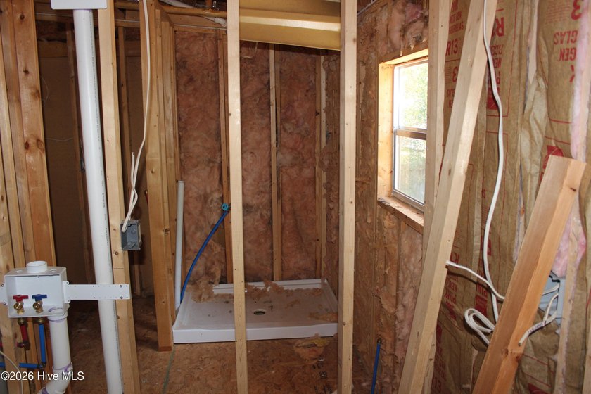 Unique Opportunity: Move in Shell with Finish Materials included - photo 8