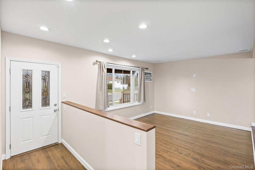 Beautifully renovated 3-bedroom, 1-bath ranch in the heart of - photo 3