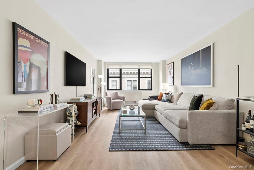 Set high above the city in one of Gramercy Park's most desirable - photo 2