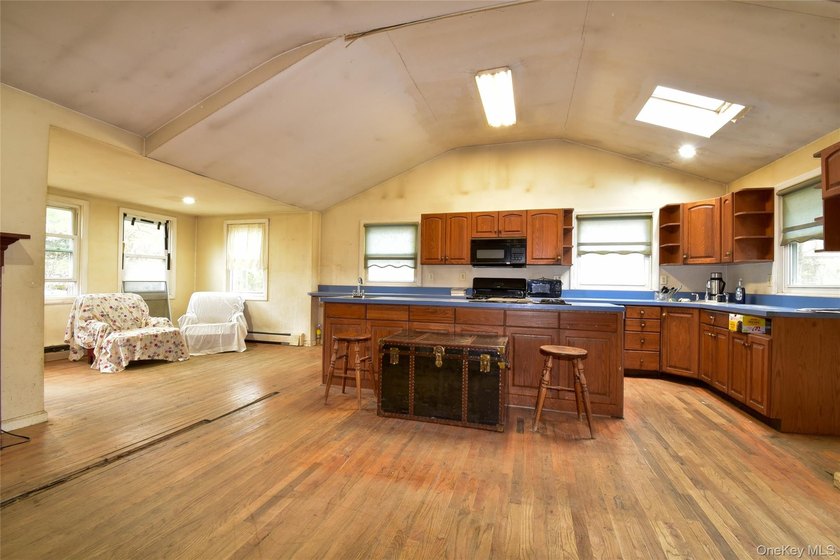 Rare and wonderful opportunity for a handy homeowner to own an - photo 5