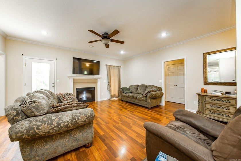 This is a beautiful 3 bedroom, 2 bath home located only a few - photo 15
