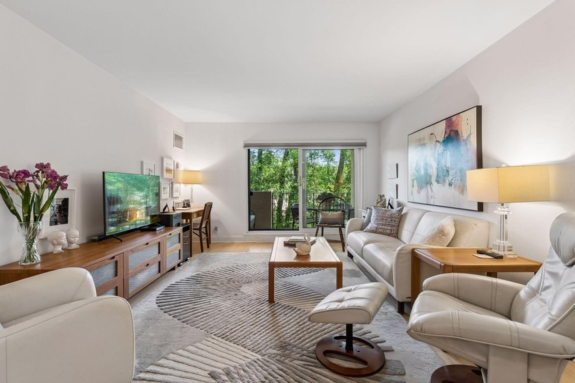 Welcome to Edina's best kept secret! Fountain Woods is like a - photo 10