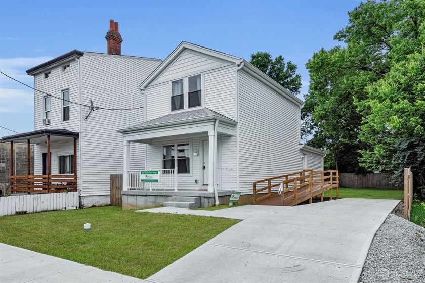 Exceptional Opportunity to own a Nearly Net Zero home with 15 - photo 2
