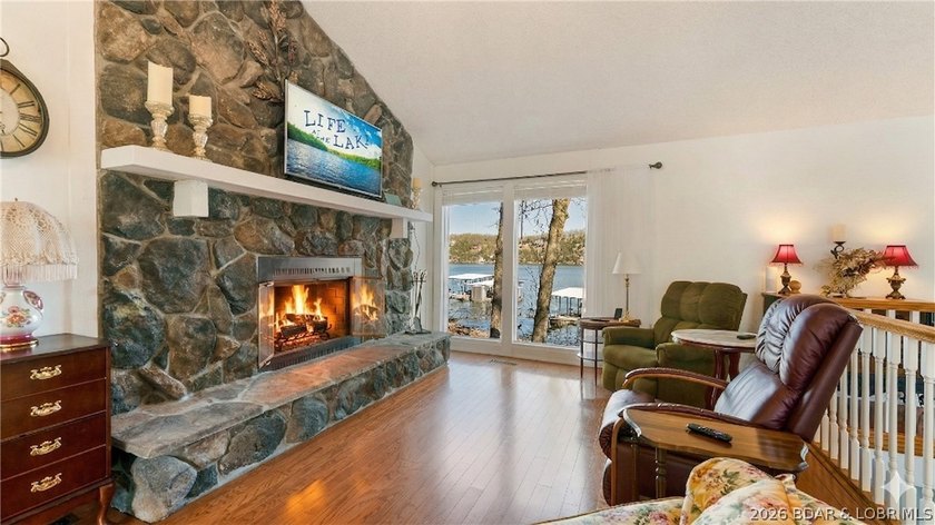 Darling lakefront GEM, cherished by one family for years is now - photo 6