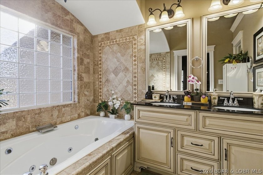 Spacious Updated Home on a 1.75 Acre Lot in Prime Location! This - photo 15