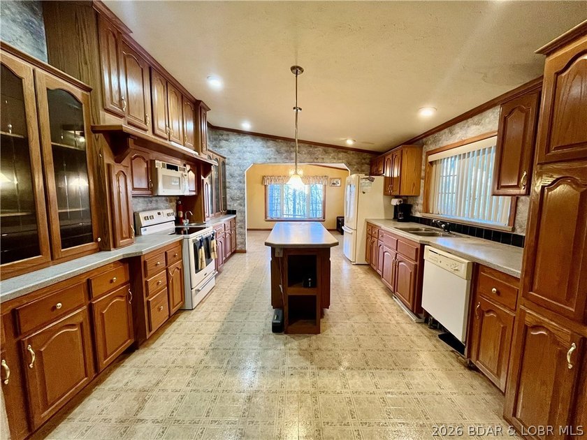 Rare opportunity to own 97 mostly wooded acres just minutes from - photo 7