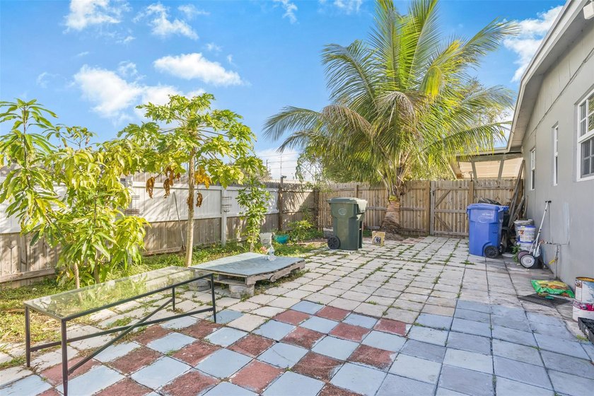 Welcome home, this single family home has so much to offer! - photo 14
