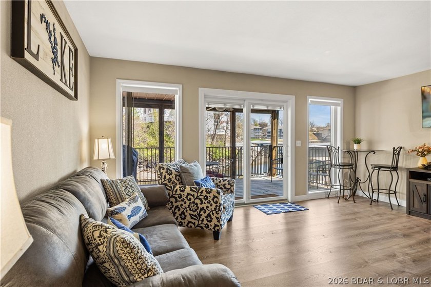 The perfect blend of luxury &amp; income potential in the heart of - photo 9