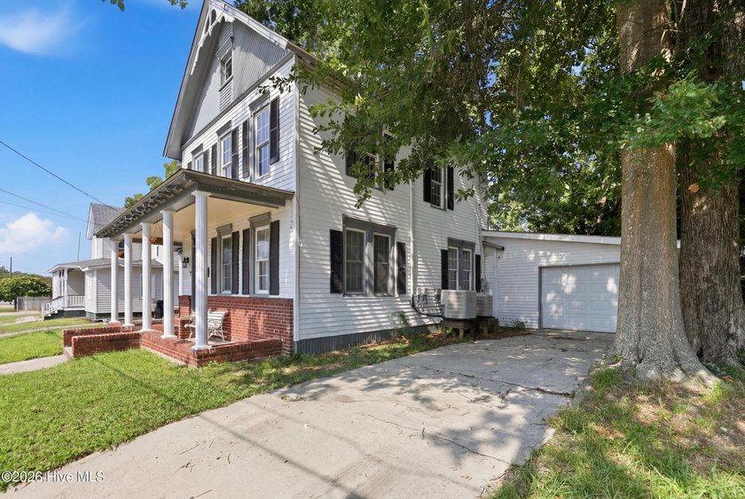 If you are looking for that downtown lifestyle and want to be - photo 3