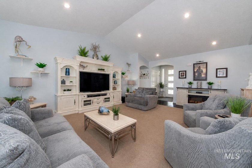 Beautiful single level home built by Riverwood Homes. This ADA - photo 9