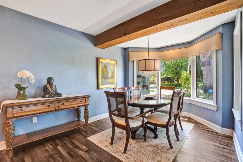 A Beautifully updated Coral Heights home offering 3 Bedrooms, 2 - photo 12