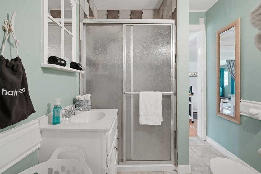 Welcome to this charming turn-key short-term rental, freshly - photo 13