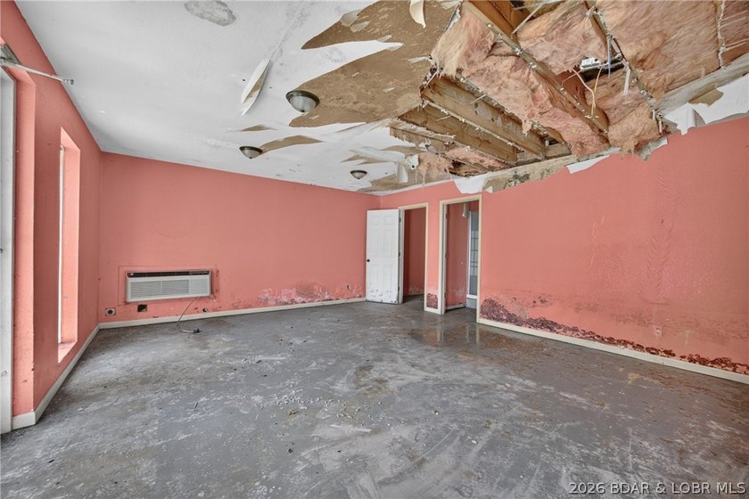 Endless potential awaits with this versatile 3,680-square-foot - photo 14