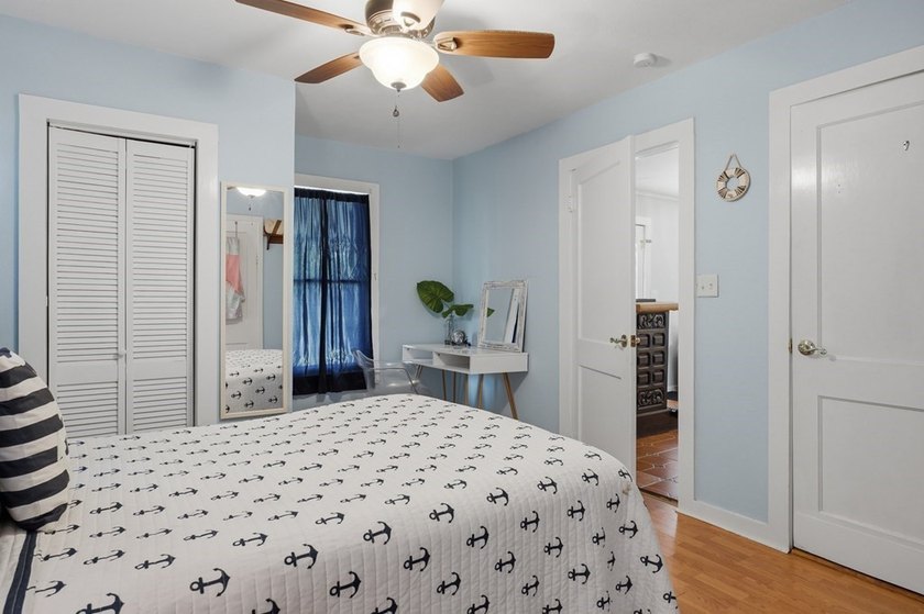 Welcome to this charming turn-key short-term rental, freshly - photo 15