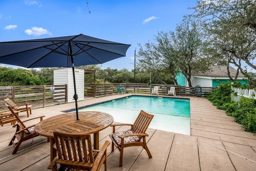 Welcome to Unit 15, a fully furnished condo at Copano Cottages - photo 17