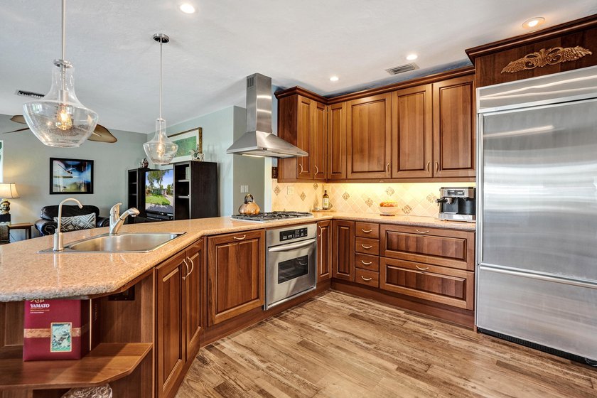 A Beautifully updated Coral Heights home offering 3 Bedrooms, 2 - photo 21