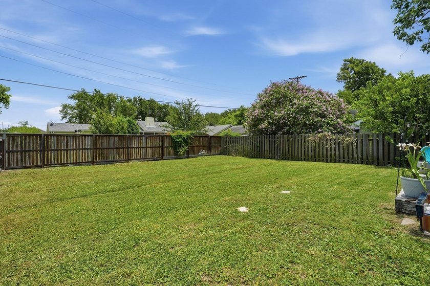 Welcome to this charming turn-key short-term rental, freshly - photo 26
