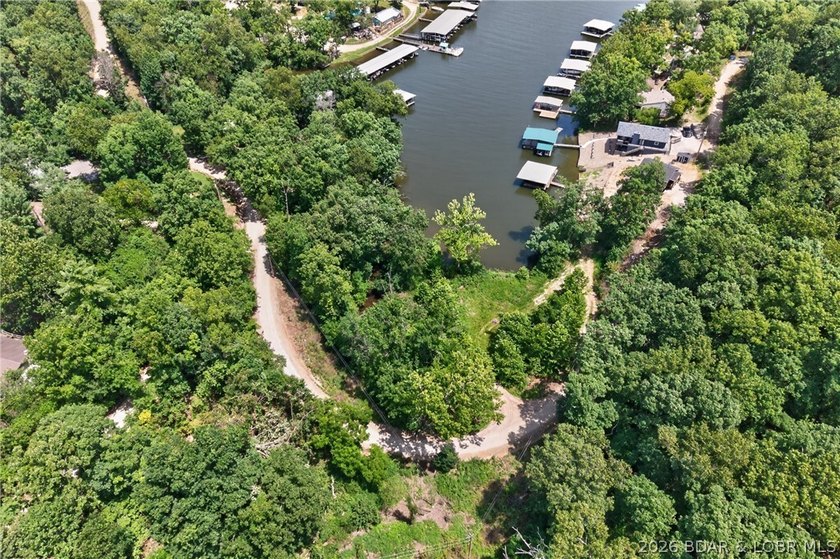 Endless potential awaits with this versatile 3,680-square-foot - photo 31