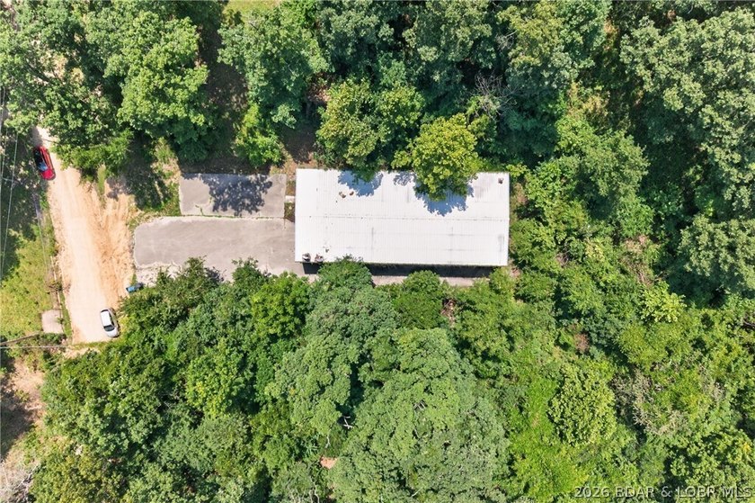 Endless potential awaits with this versatile 3,680-square-foot - photo 40