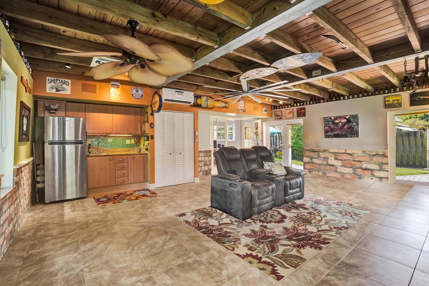 A Beautifully updated Coral Heights home offering 3 Bedrooms, 2 - photo 46
