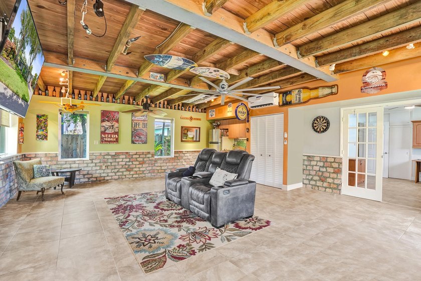 A Beautifully updated Coral Heights home offering 3 Bedrooms, 2 - photo 47