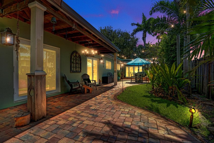 A Beautifully updated Coral Heights home offering 3 Bedrooms, 2 - photo 50