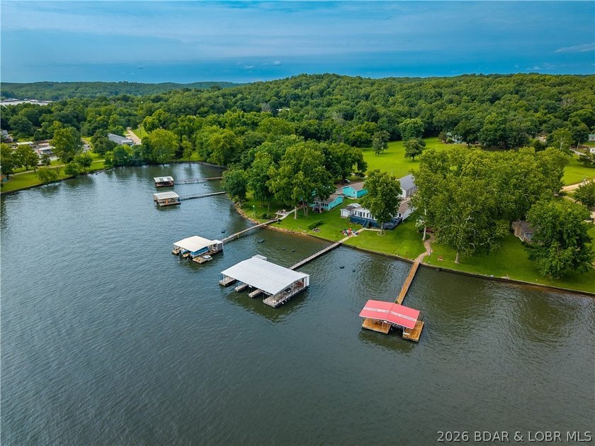 Hard-to-find one-level lakefront living at the 49-mile marker! - photo 12