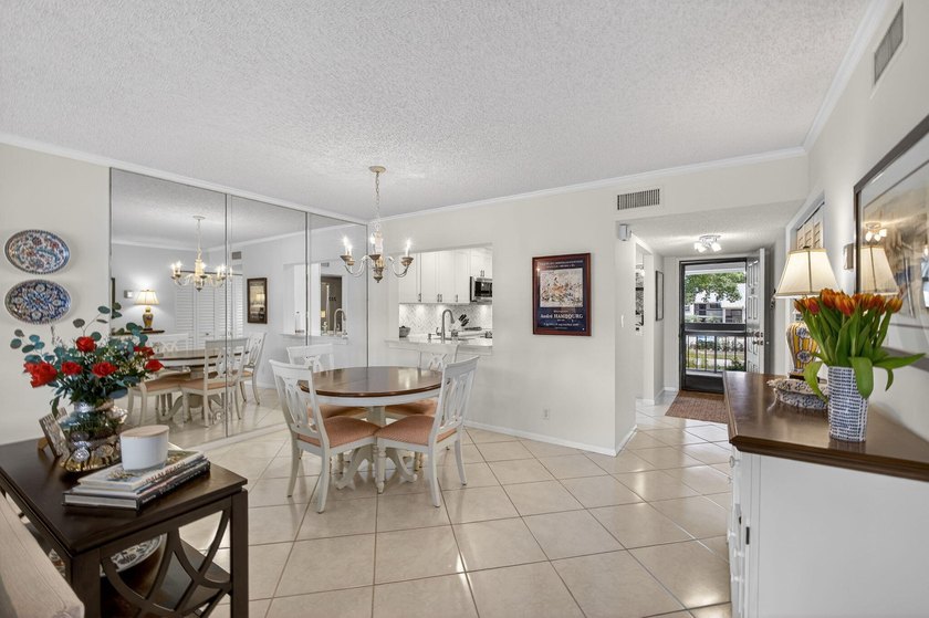 Beautifully updated 2-bedroom, 2-bath second-floor condo - photo 12